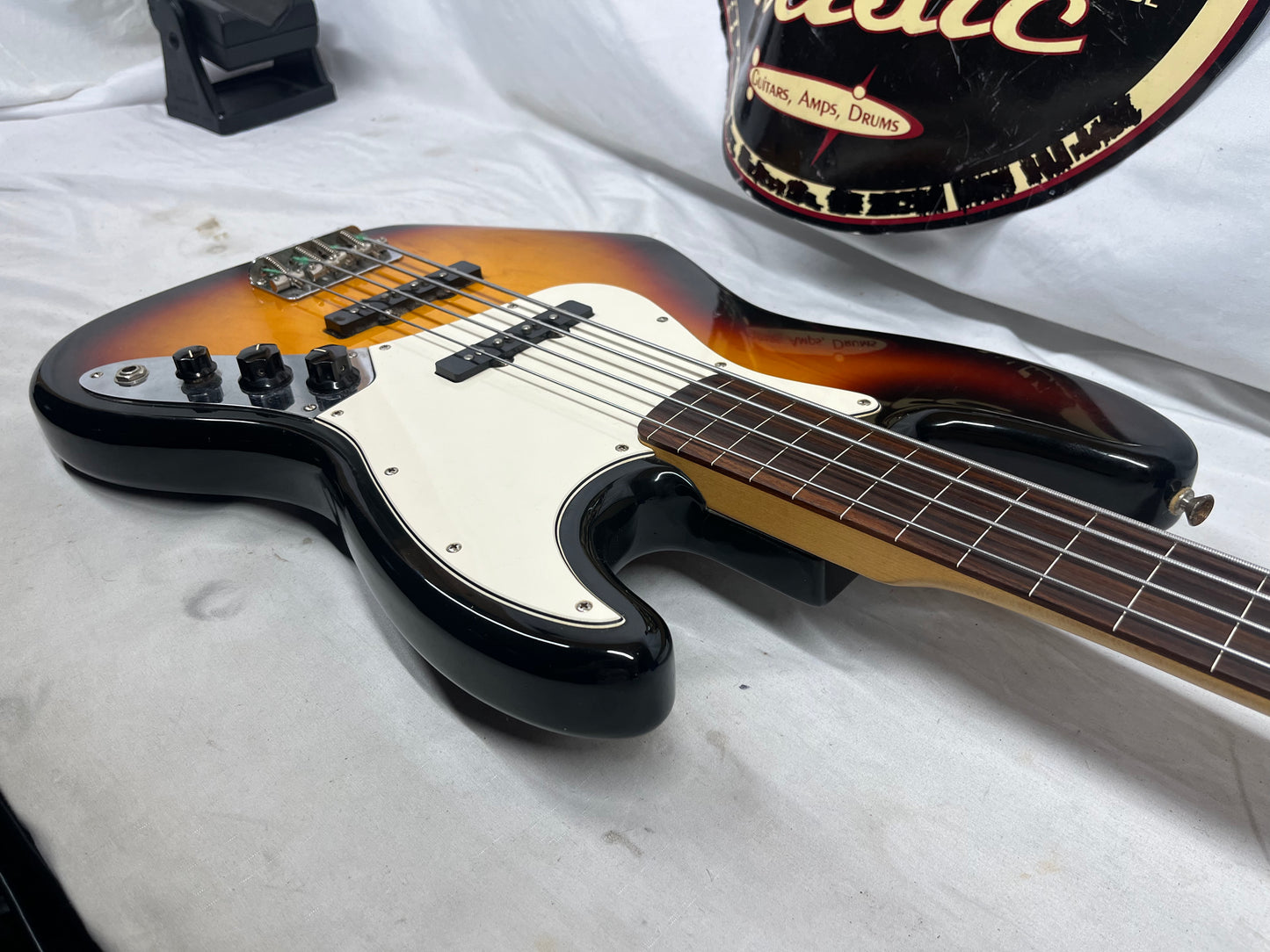 Fender Standard Fretless 4-String Electric Jazz Bass - Brown Sunburst