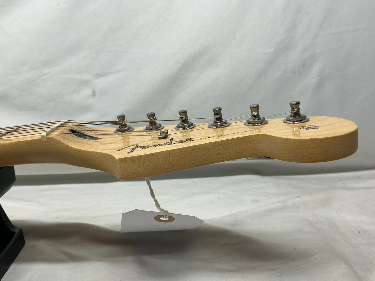 Fender Player Stratocaster 2022 - Butter Cream - Maple Fingerboard