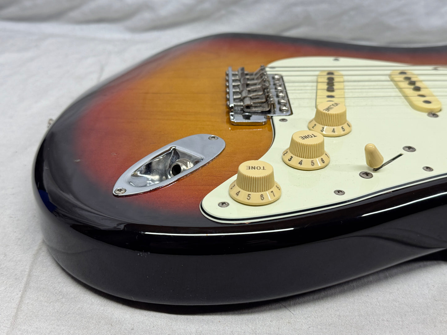 Fender ST-62 st62 1962 '62 Reissue Stratocaster Guitar - CIJ Crafted In Japan 2006 - 2008 - 3-Color Sunburst / Rosewood fingerboard