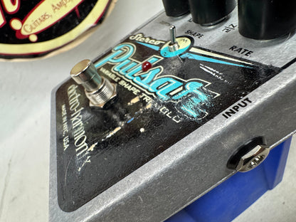 Electro-Harmonix Stereo Pulsar Variable Shape Tremolo Pedal