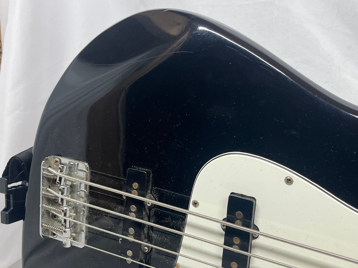 Squier 4-String Electric Jazz Bass