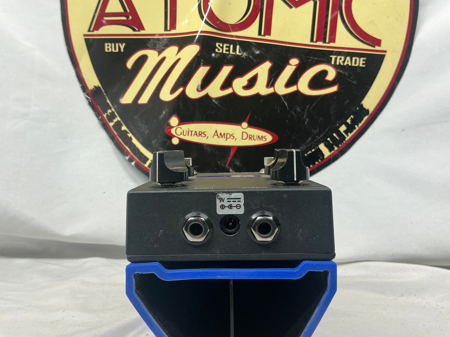 TC Electronic Vintage Dual Distortion Pedal - missing battery cover