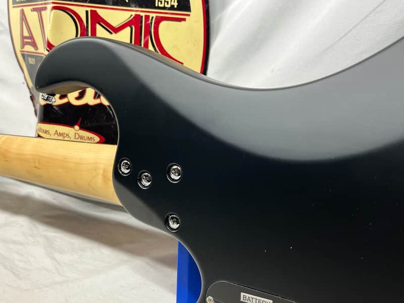 Traben Array 4 4-String Electric Bass - Image 13