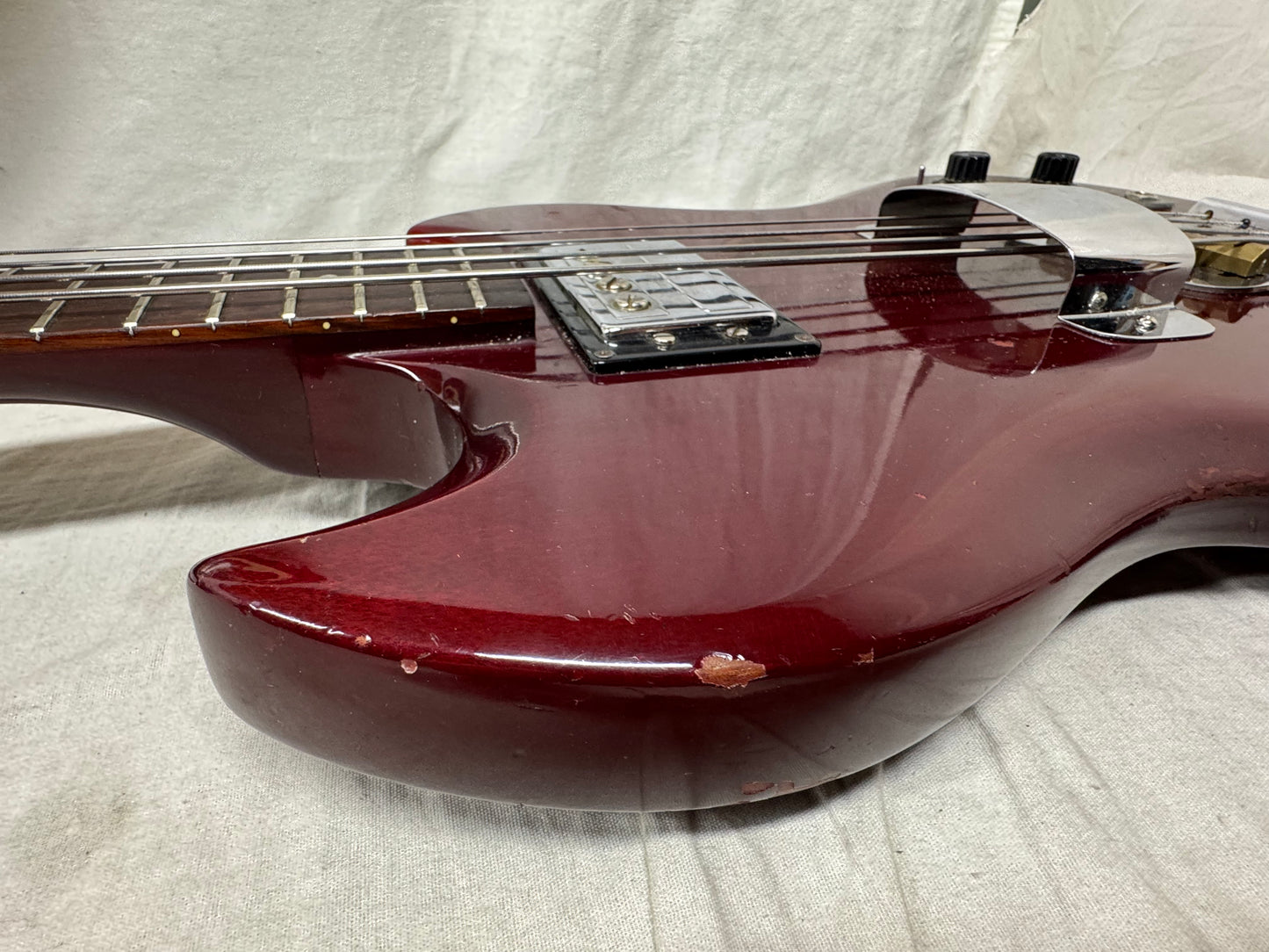 Guild JetStar jet star JS-1 js1 4-string Bass with Case 1972