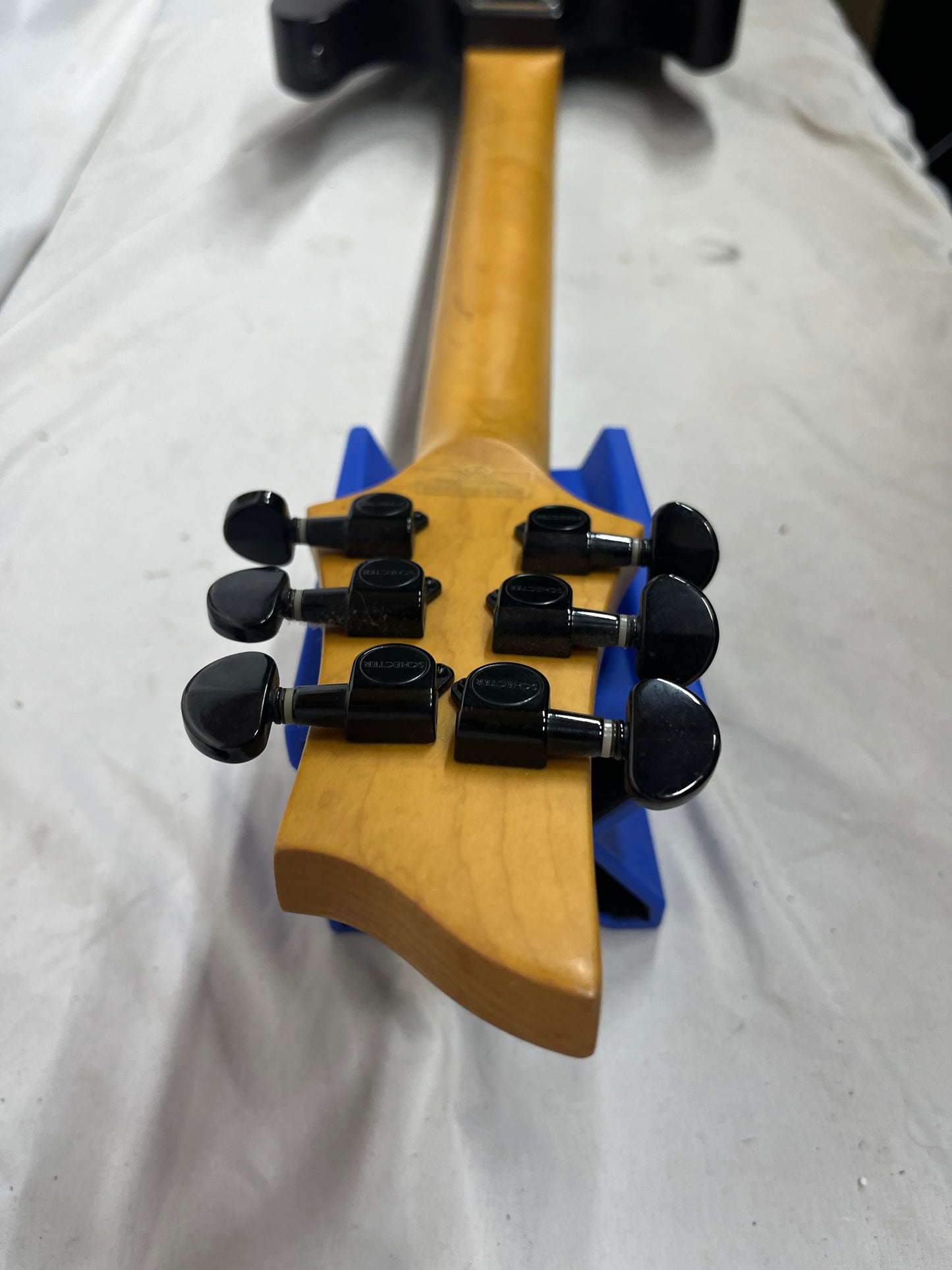 Schecter Diamond Series Omen-6 Doublecut Electric Guitar