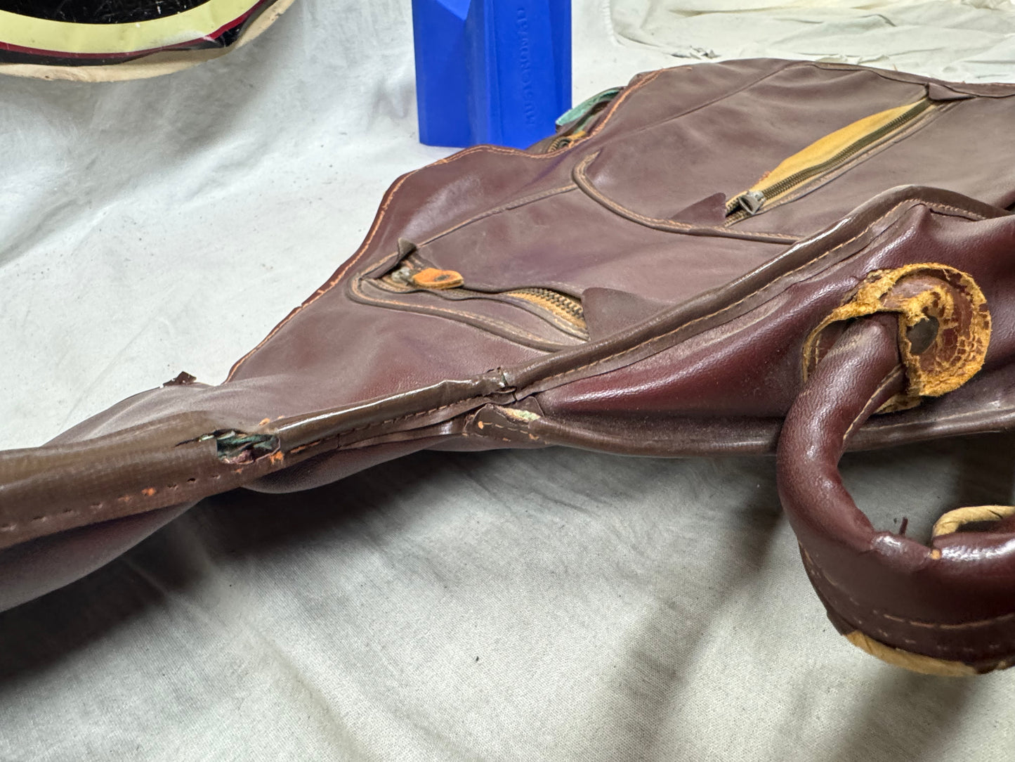 Artistic Products Company (Victoria) Vintage Plasti-Leather (Leather/Vinyl) Gig Bag 1950s - Brown