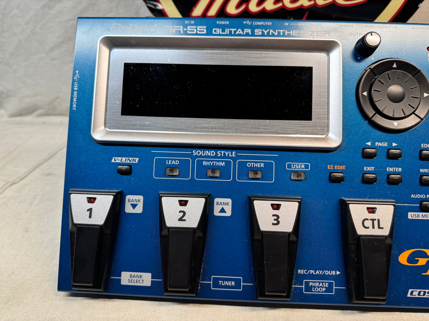 Roland GR-55 gr55 Guitar Synthesizer Pedal with Power Supply