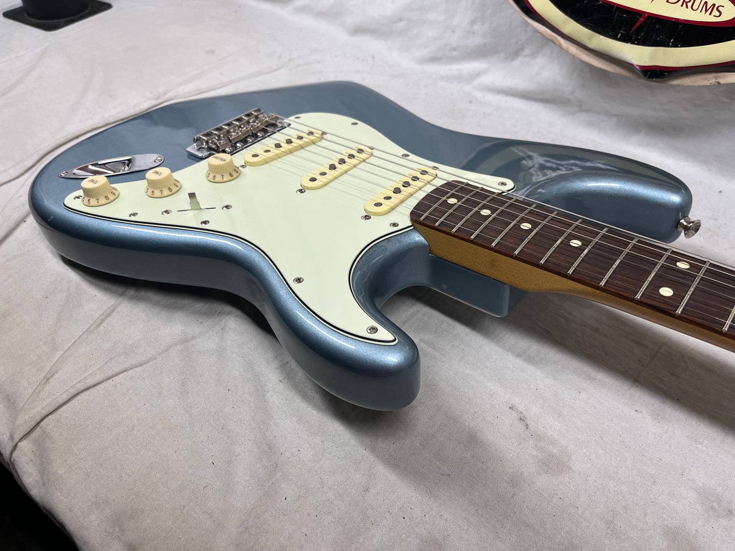 Fender Vintera '60s Stratocaster Strat Electric Guitar MIM - Made in Mexico