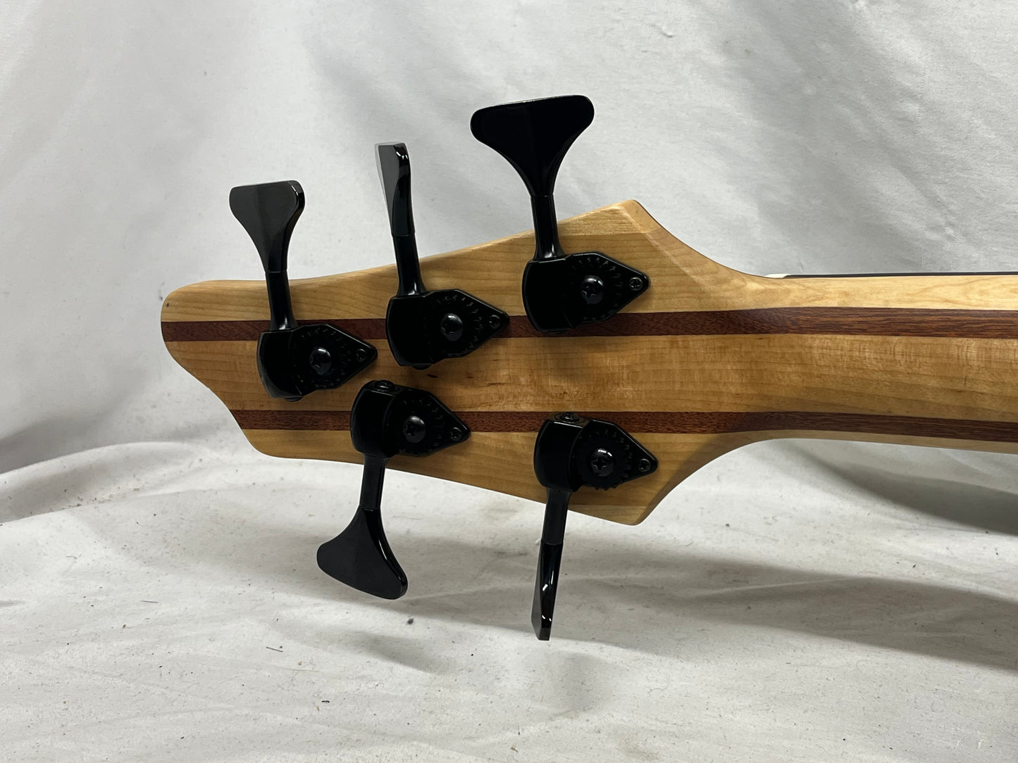Tario Doublecut HH 5-String Electric Bass