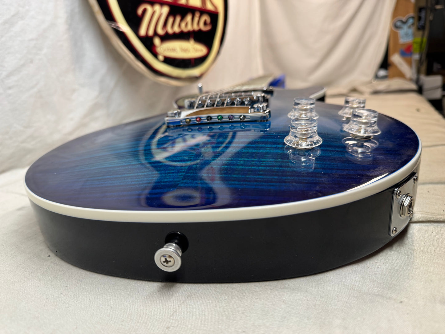 Gibson Les Paul Modern Figured Guitar with Case