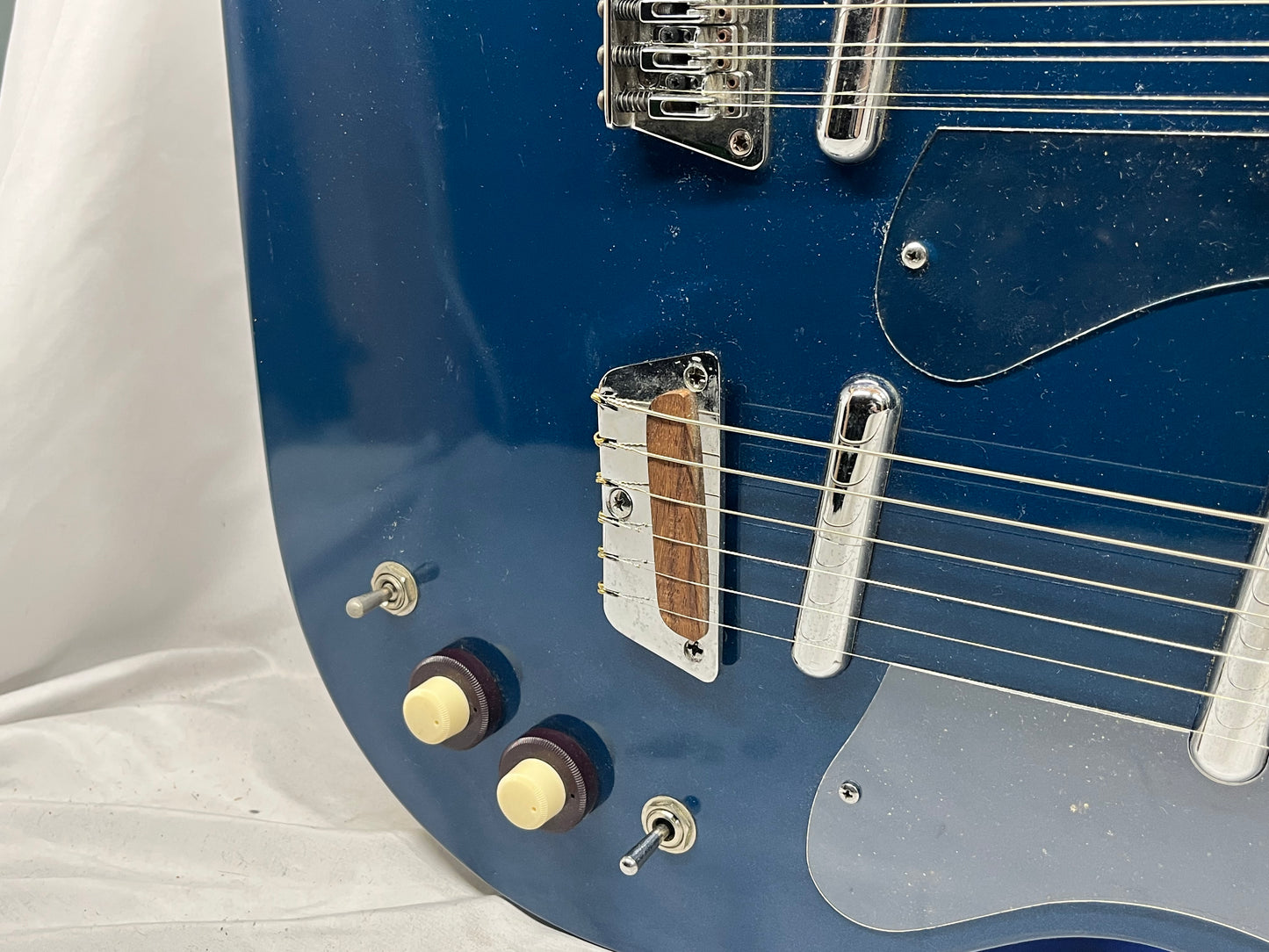 Danelectro Doubleneck 6/12 6-String and 12-String Electric Guitar with Hard Case