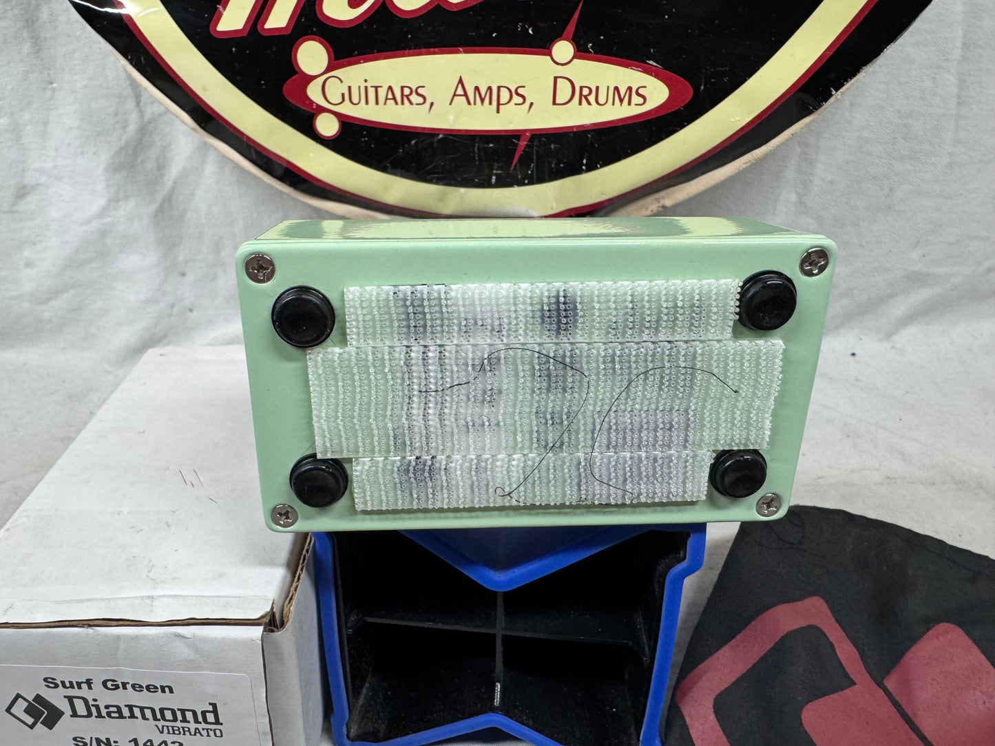 Diamond Pedals Vibrato Pedal with Box - Surf Green - Limited Edition