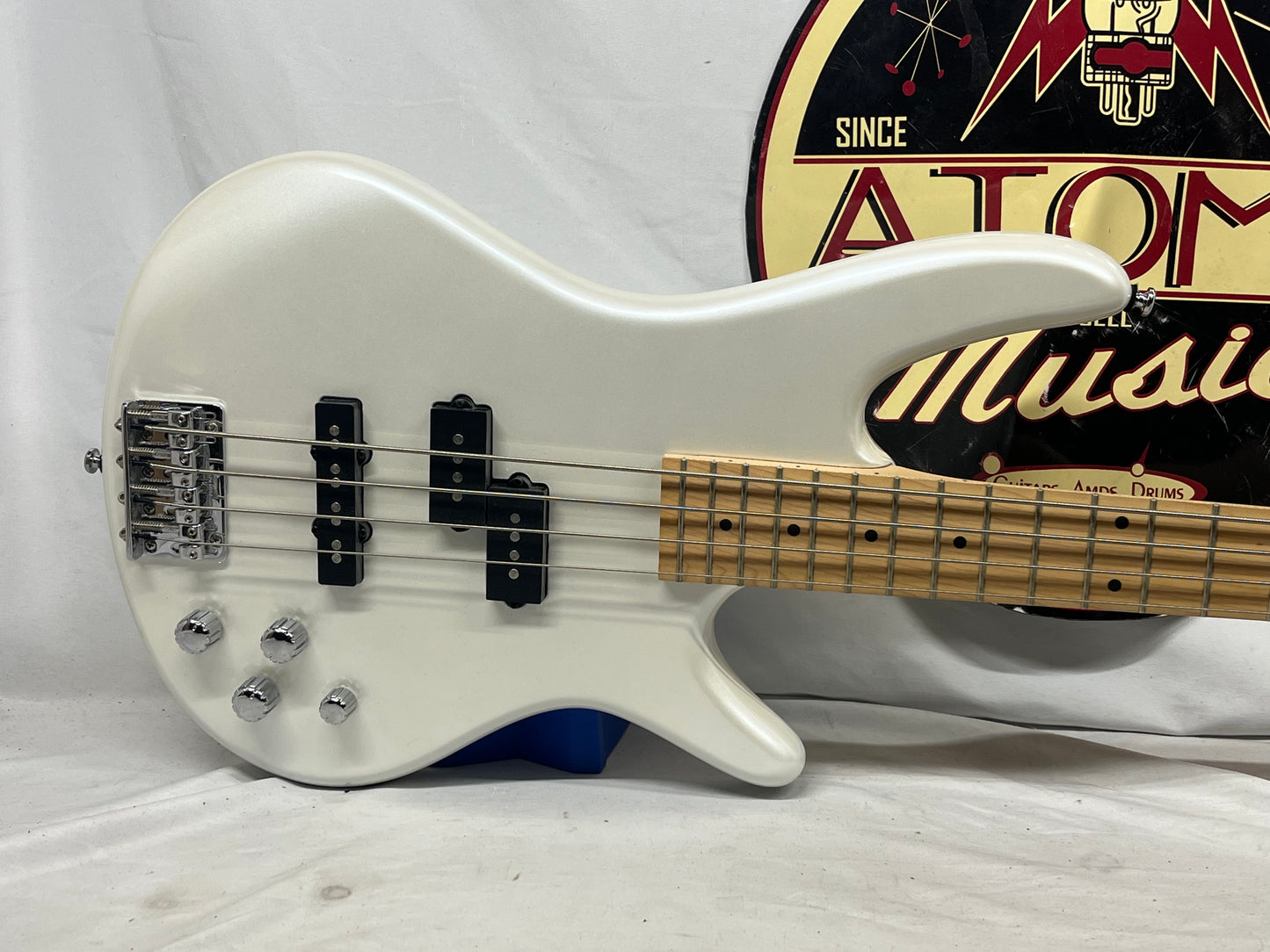 Ibanez Soundgear Gio GSR200M 4-String Electric Bass