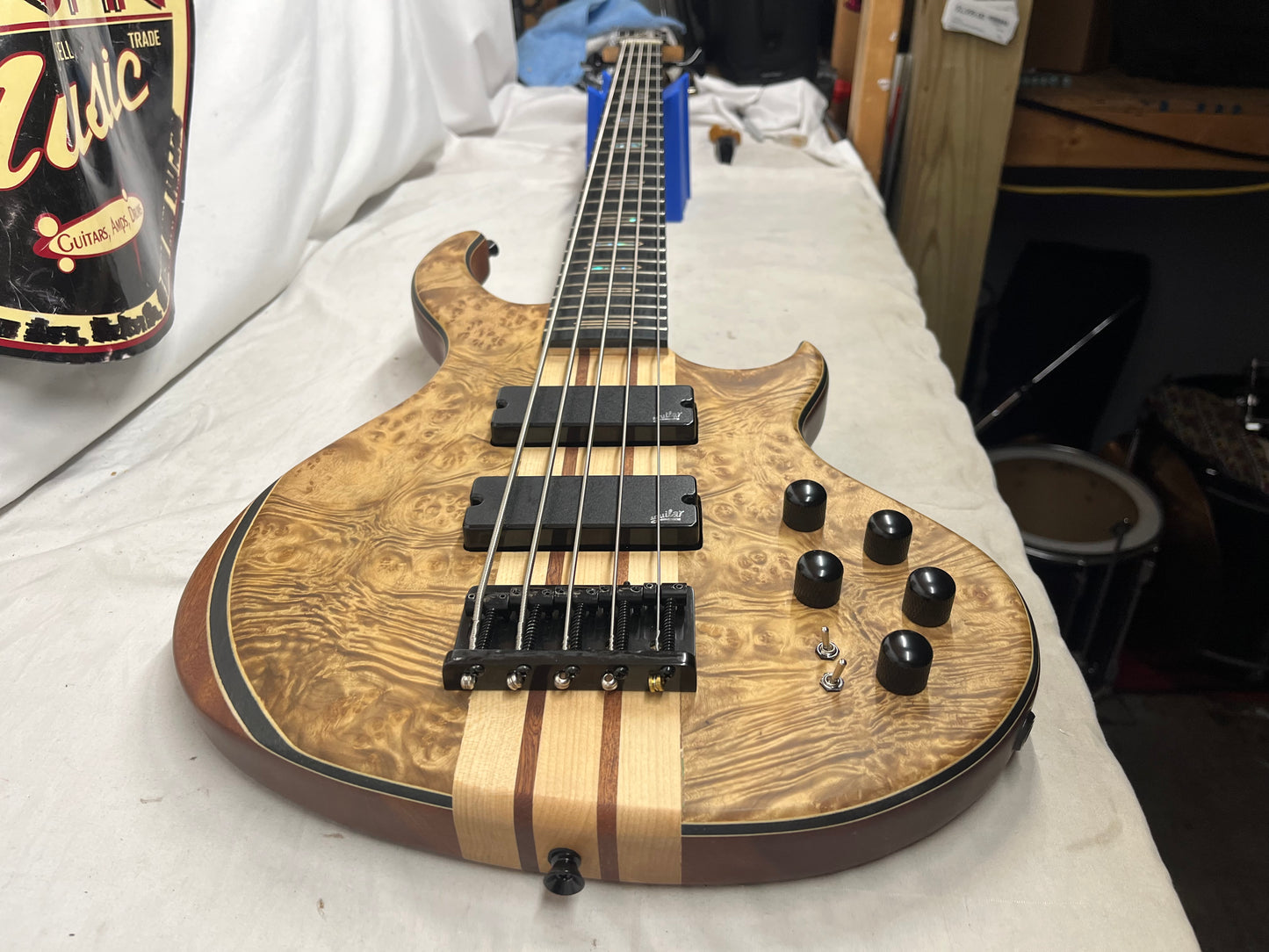 Tario Doublecut HH 5-String Electric Bass