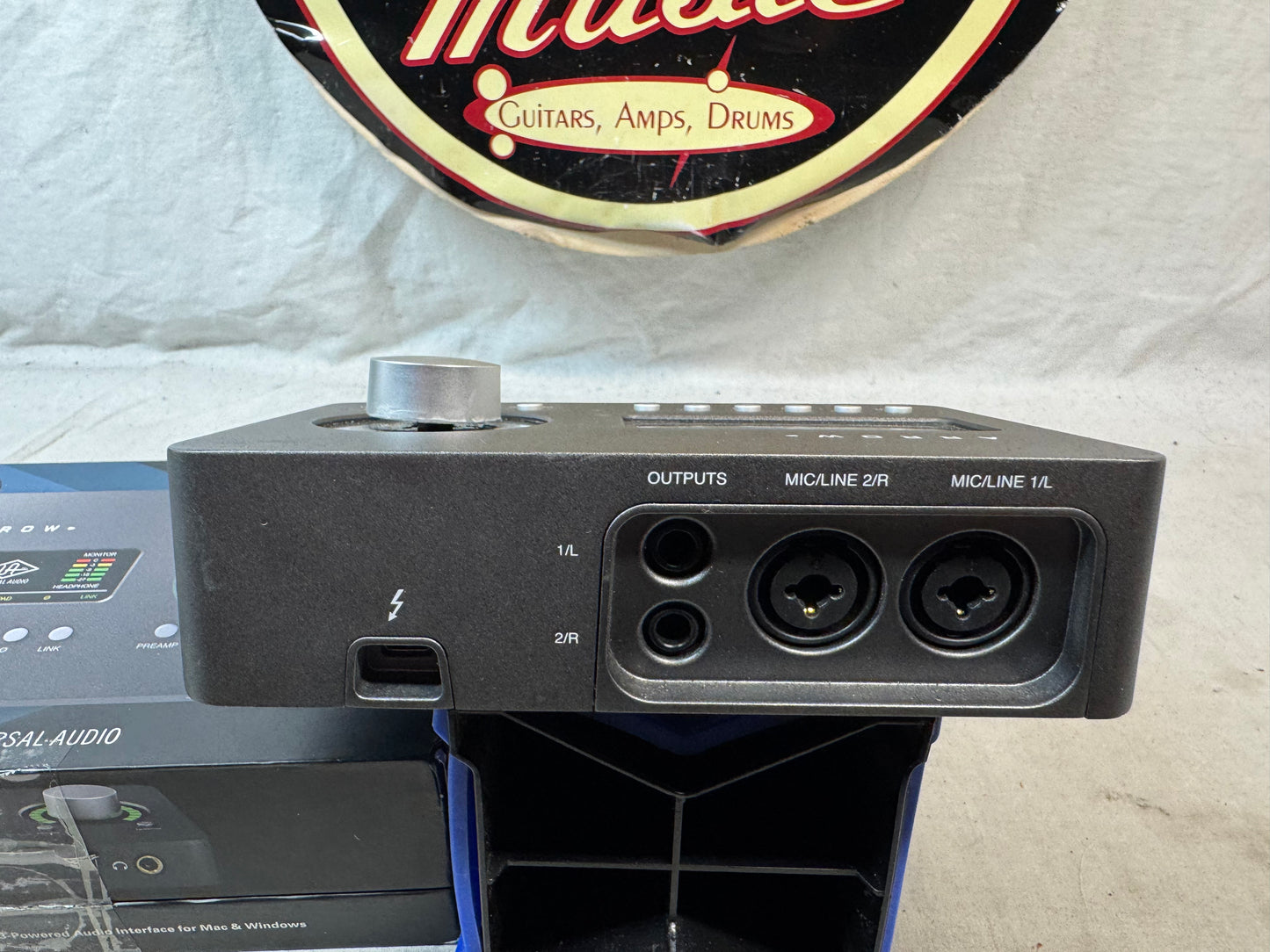 Universal Audio Arrow Thunderbolt Audio Recording Interface with Box