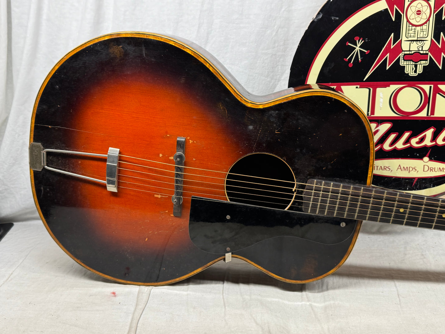 Gretsch Acoustic Guitar with Chipboard Case 1953