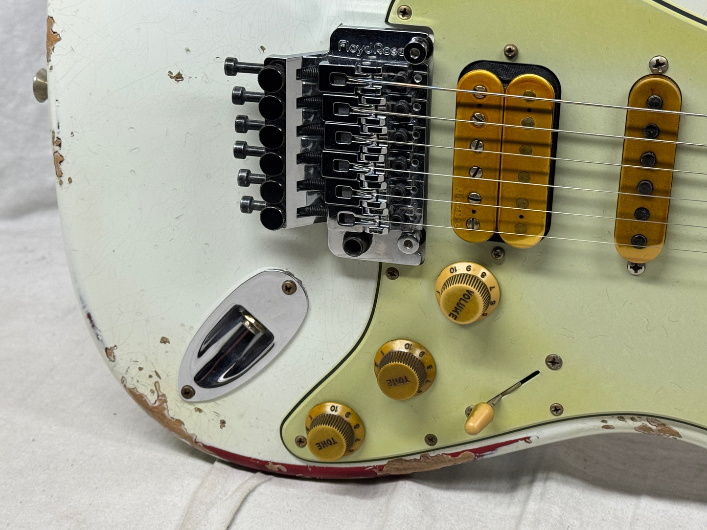 Fender USA Custom Shop Limited Edition White Lightning Stratocaster FR HSS 22 Guitar with COA + Case 2023 - Olympic White top / Candy Apple Red bottom / Rosewood fingerboard