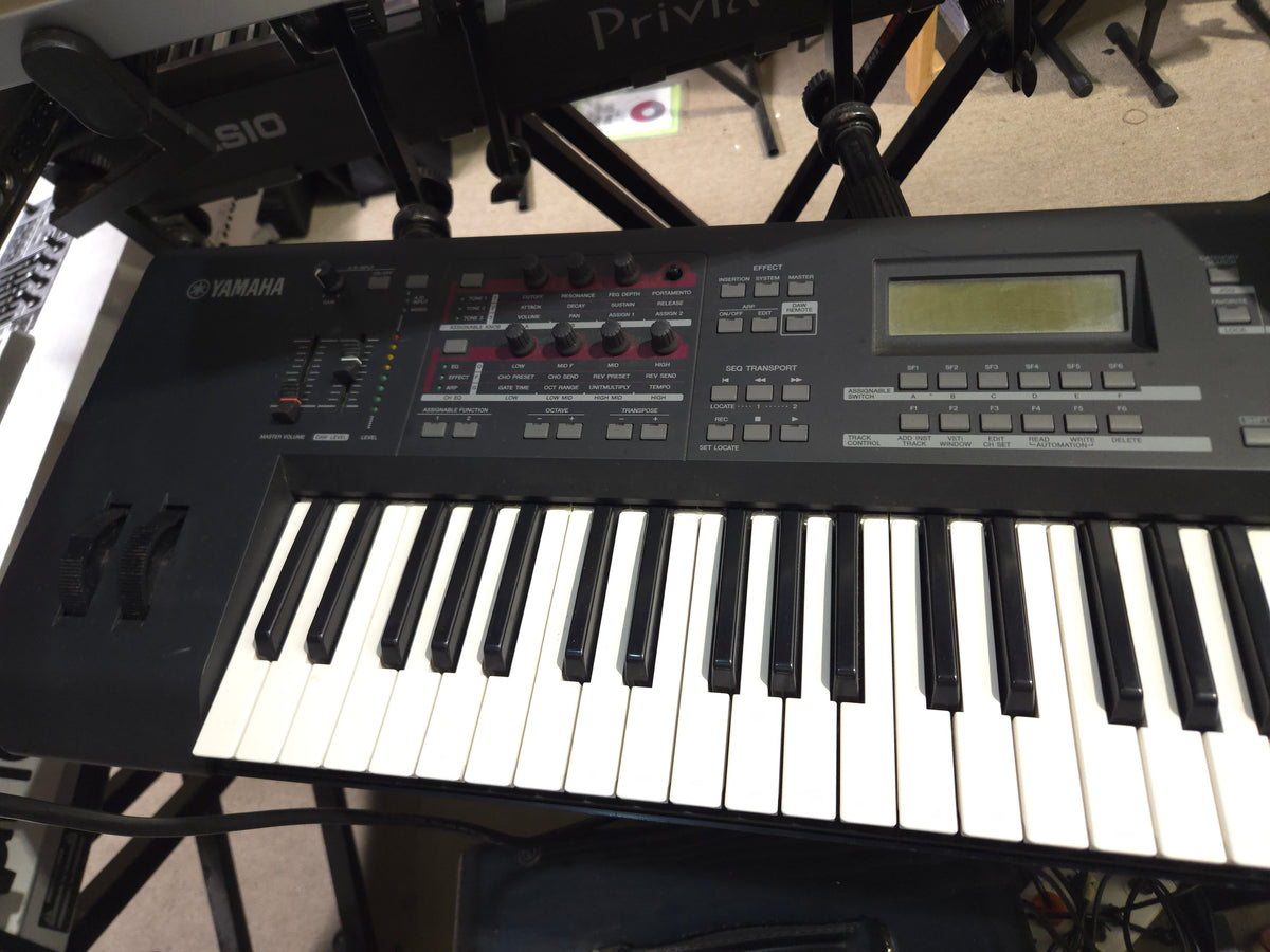 Yamaha MOXF 6 Production Synthesizer 2000s - Local Pickup Only