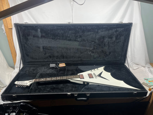 DiPinto Hellion Electric Guitar with Case - White