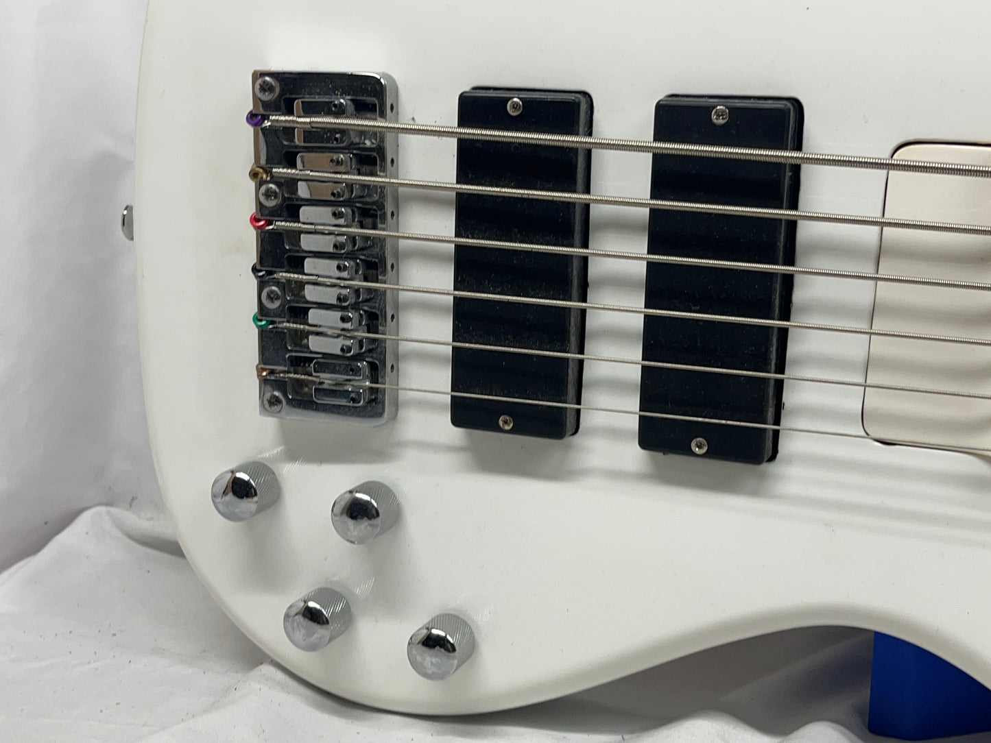 Douglas 6-String Doublecut HH Electric bass