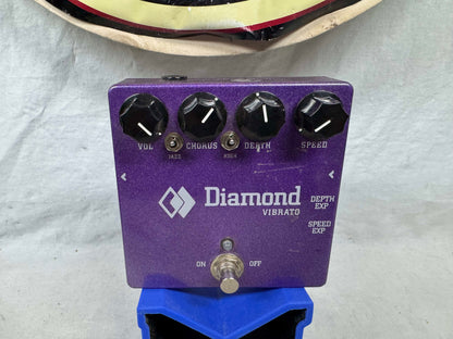 Diamond Effects Vibrato v1 Chorus Vibrato Pedal with Power Supply