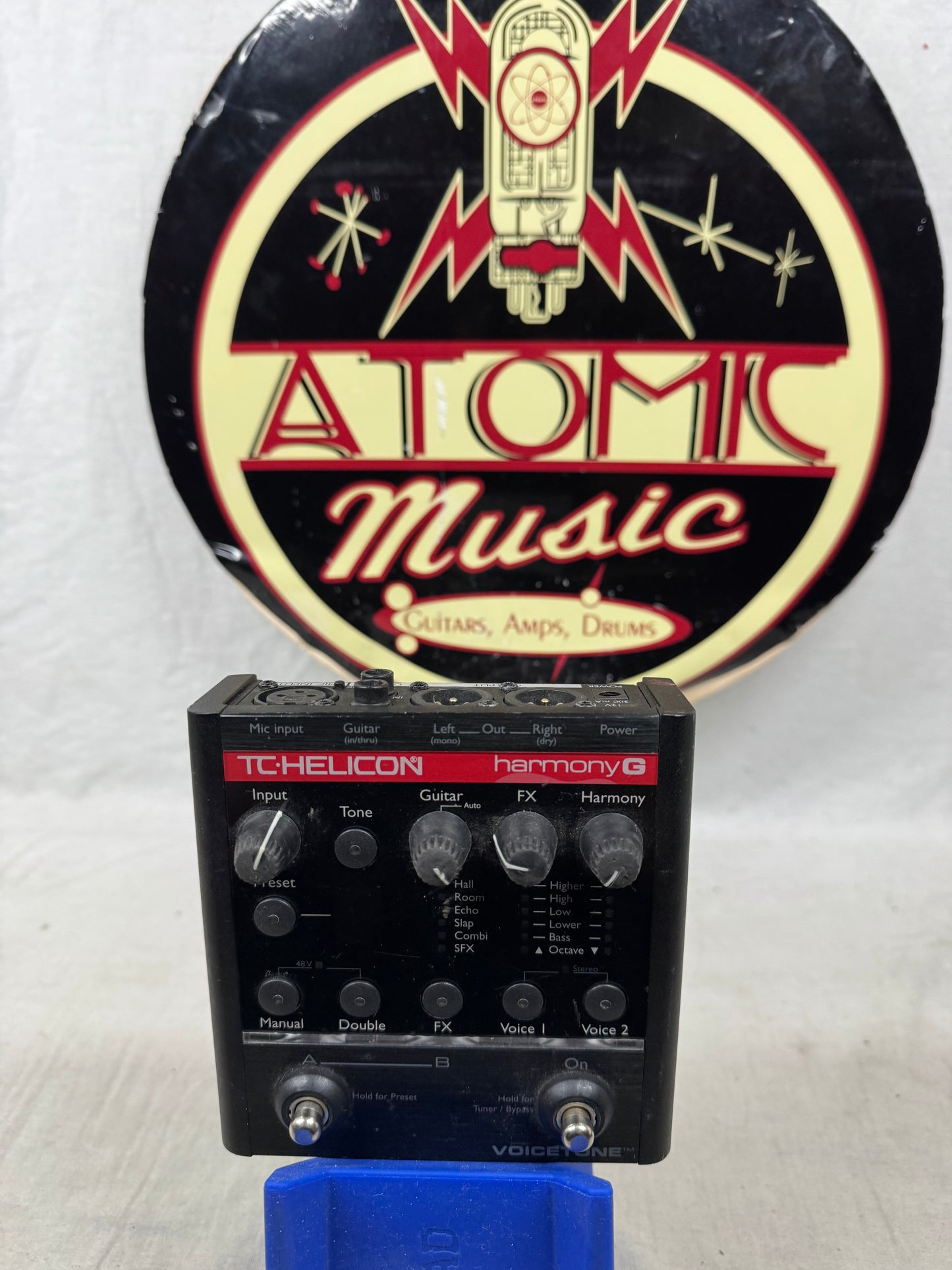 TC Helicon VoiceTone harmonyG Harmony G Vocal Multi-Effects Pedal with Power Supply