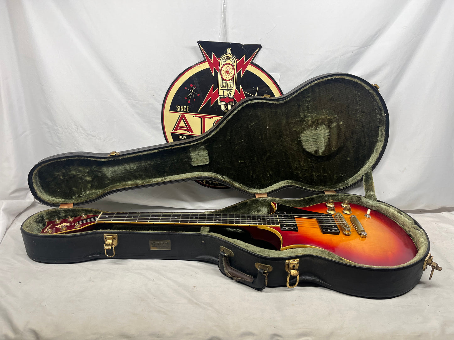 Yamaha SX900A Doublecut Electric Guitar with Case