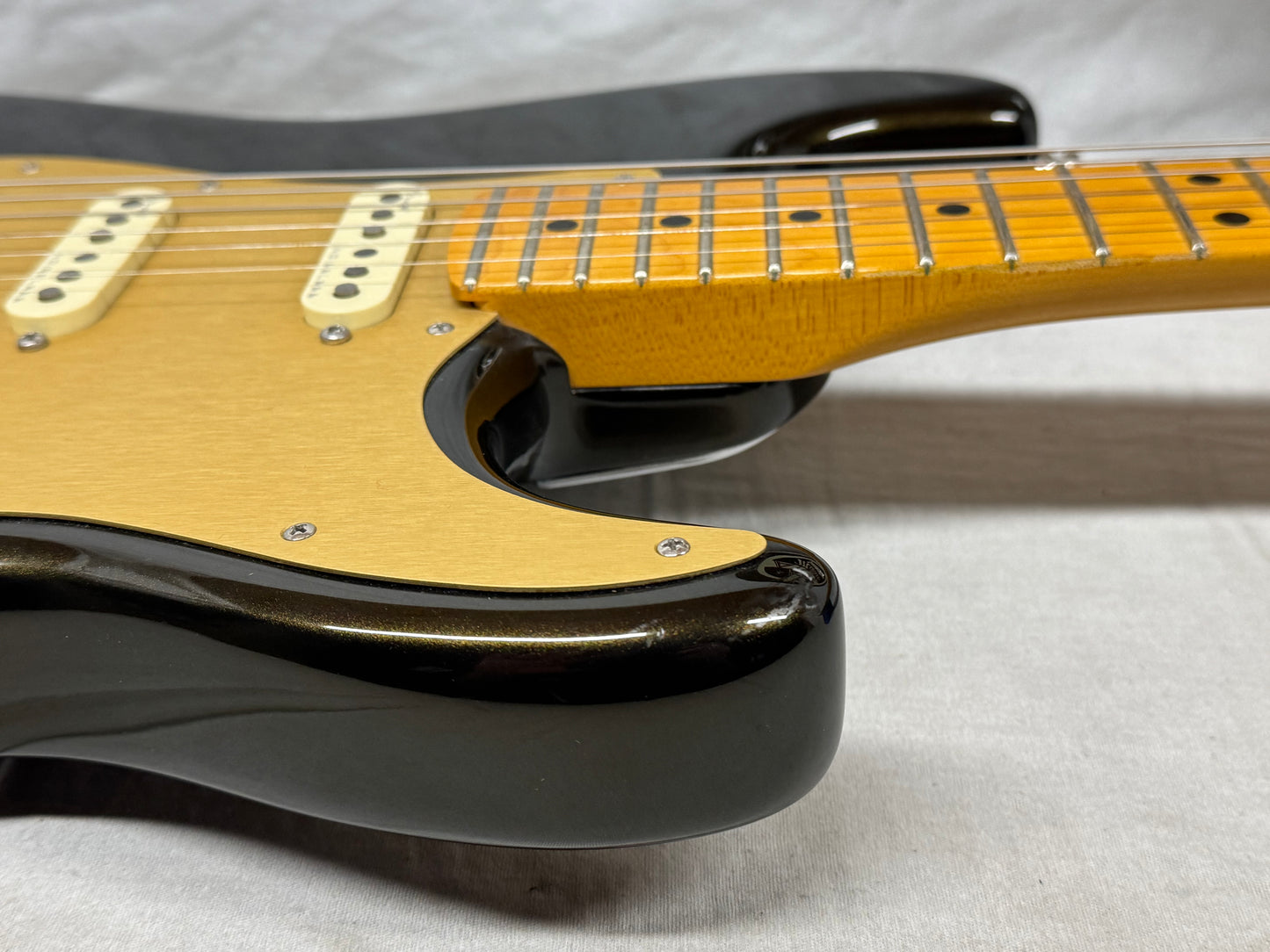Fender American Ultra Stratocaster Guitar with COA + Case 2021 - Texas Tea / Maple neck