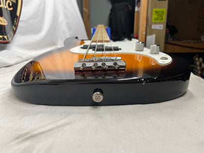 Samick Greg Bennett Corsair CR2 4-String Doublecut P-Style Bass