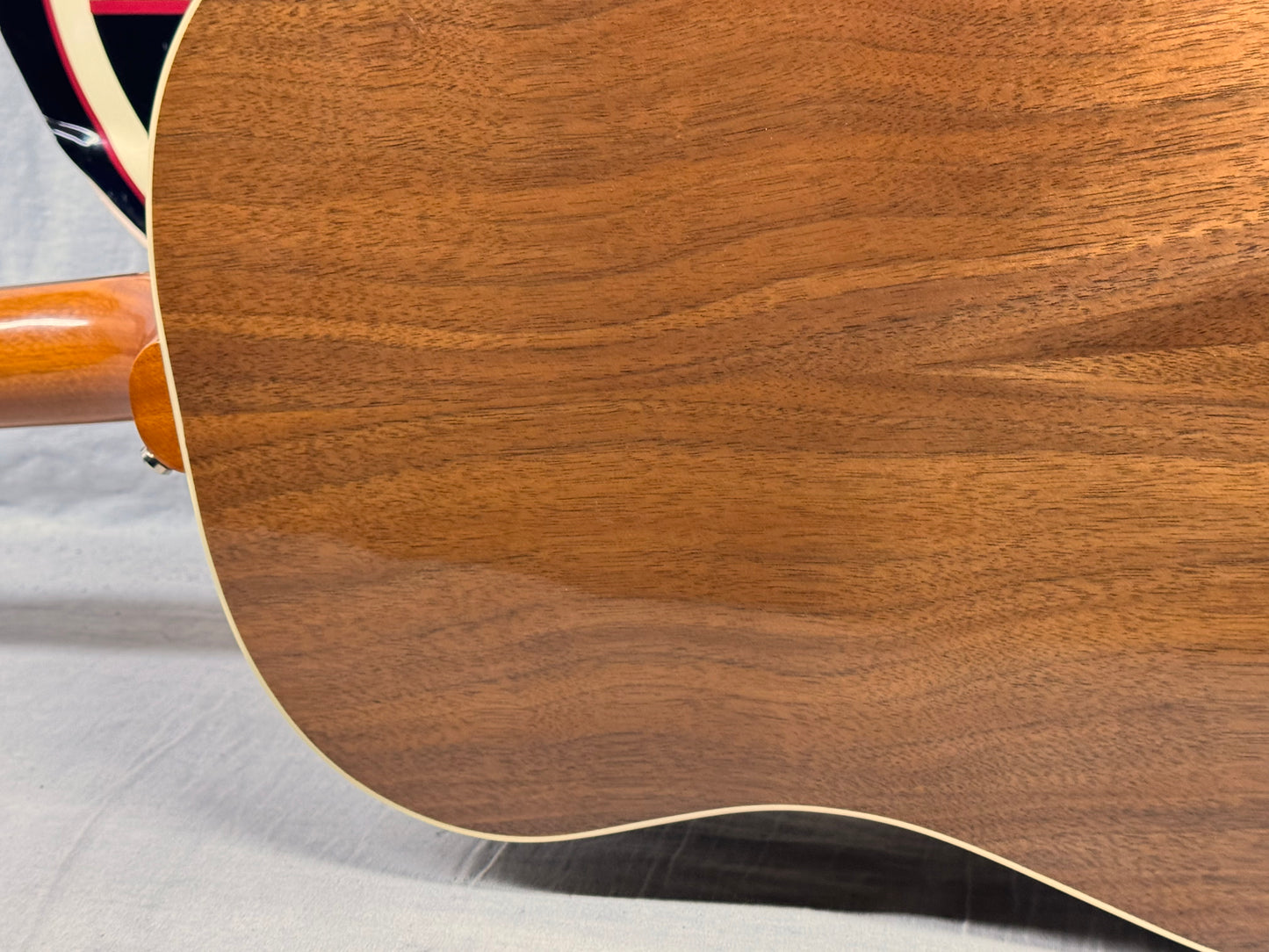 Gibson J-45 j45 Studio Jumbo Acoustic Guitar with Road Runner Case 2019