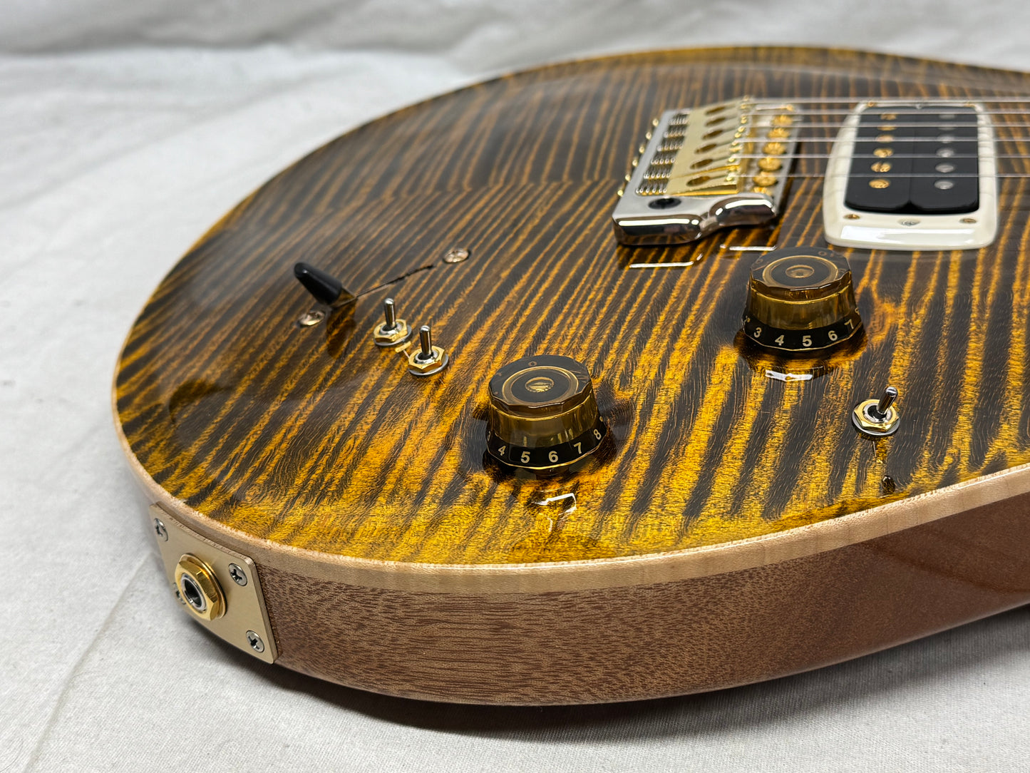 PRS Paul Reed Smith USA Custom Built Wood Library Modern Eagle V 10-Top Guitar with Case 2021 - Yellow Tiger Flame 10 / Brazilian Rosewood