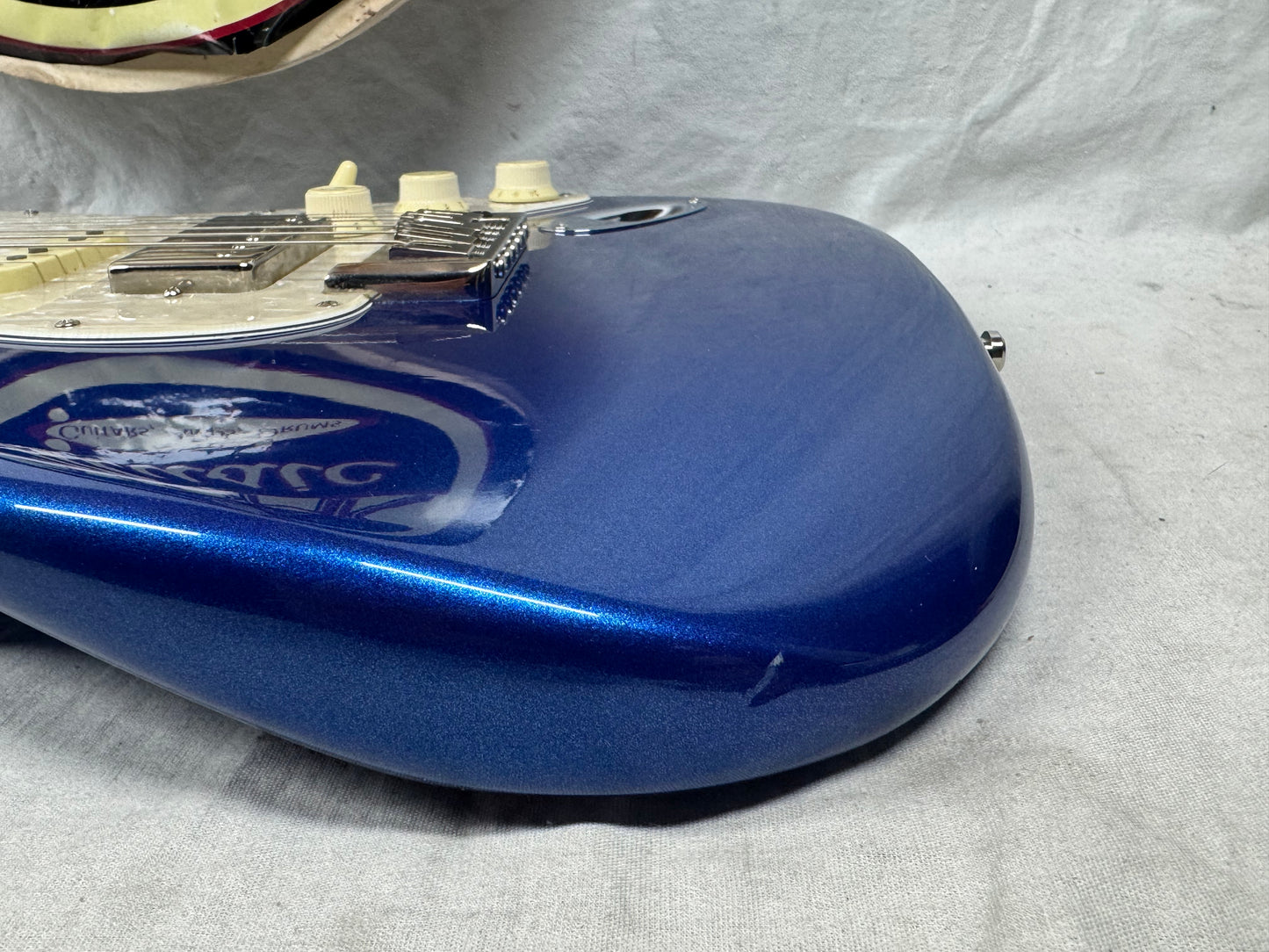 Fender American Ultra Stratocaster HSS Guitar with Case 2023 - Cobra Blue / Rosewood fingerboard