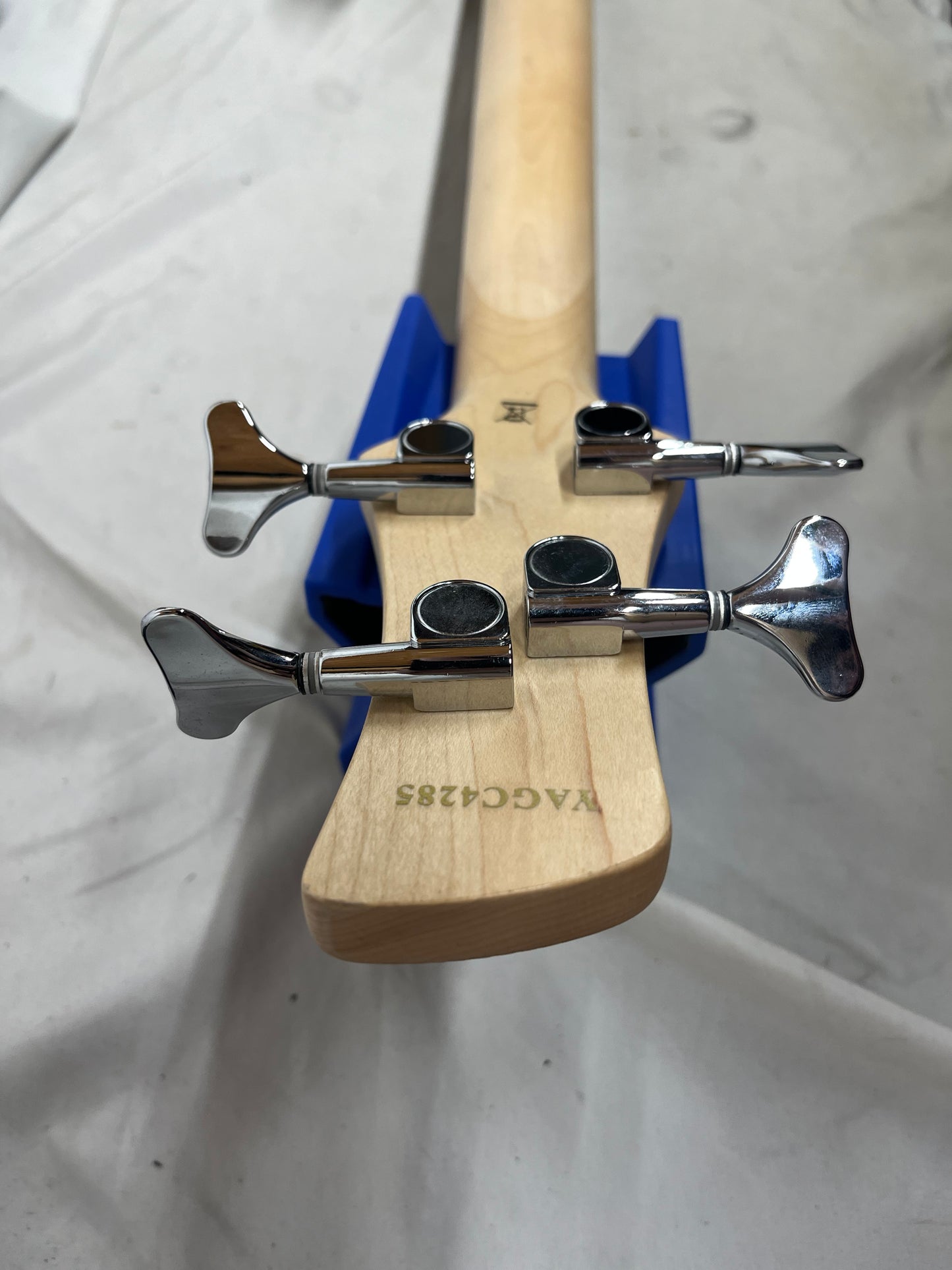 Fullerton 4-String Doublecut Electric Bass
