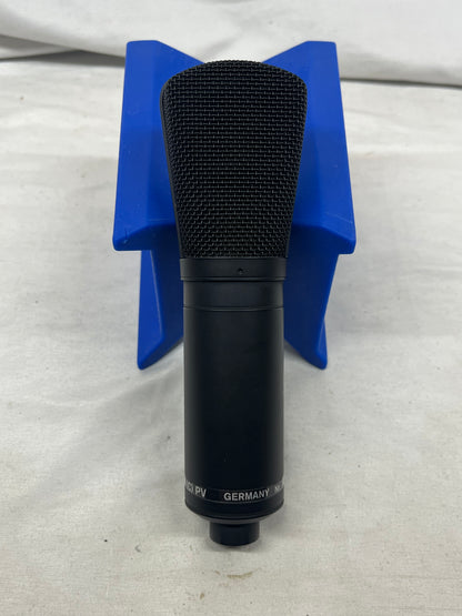 Beyerdynamic MC 834 Cardioid Condenser Microphone with Shock Mount and Case