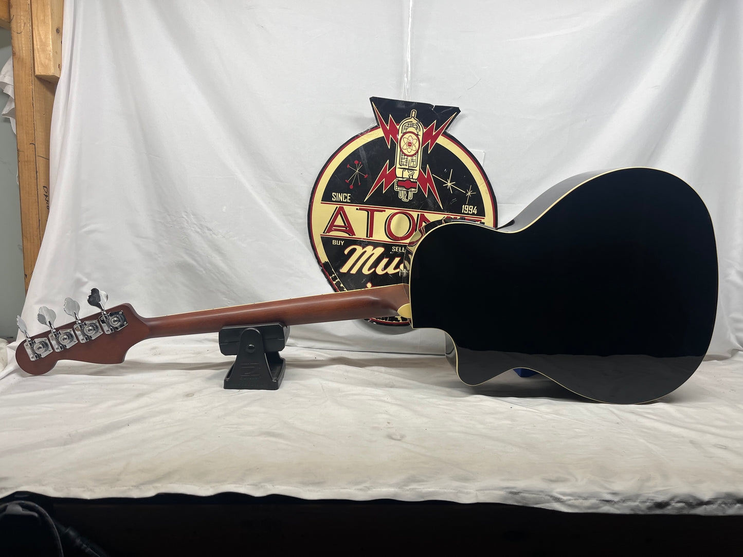 Fender Kingman Acoustic/Electric Bass with Gig Bag
