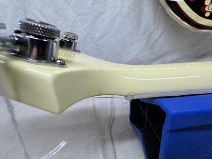 Gibson DSVS00CWCH1 '70s Flying V Guitar with Case 2023 - Classic White