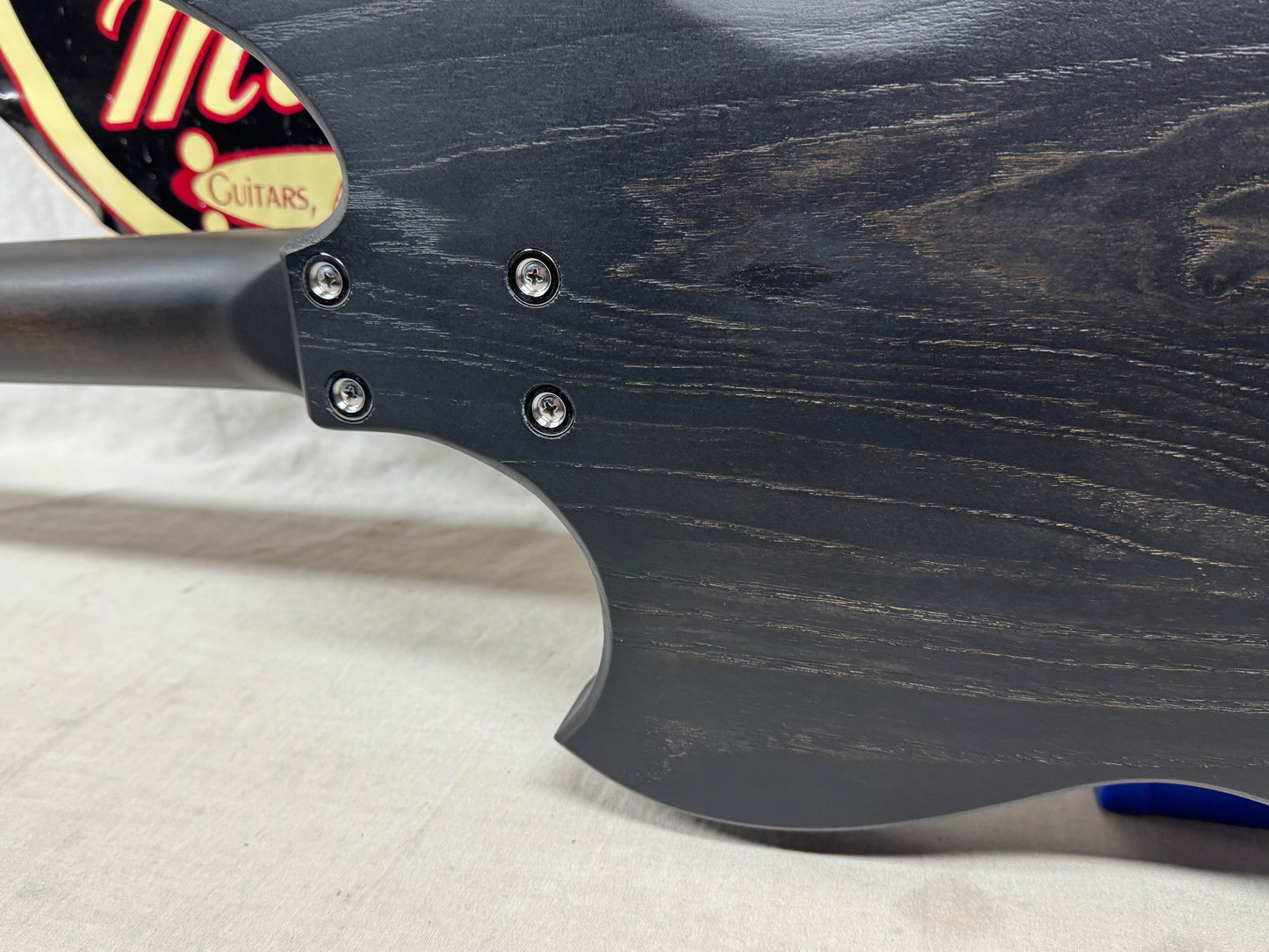 Dunable Yeti Bass VI 6-string Bass Guitar with Case