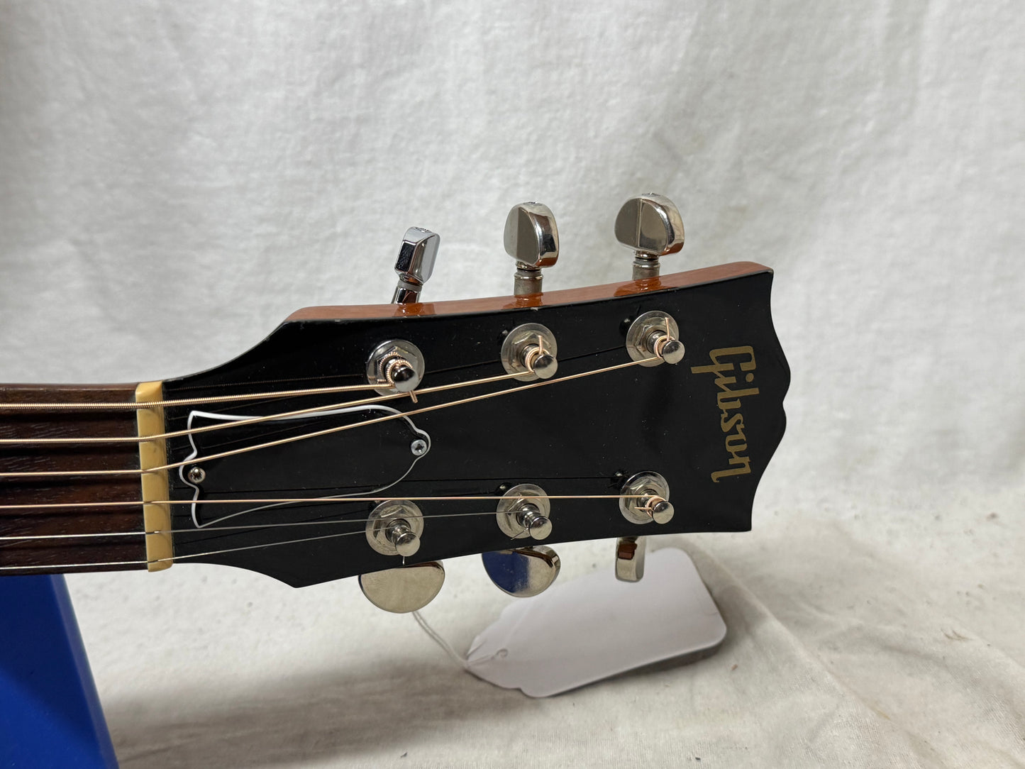 Gibson J-45 j45 Studio Jumbo Acoustic Guitar with Road Runner Case 2019