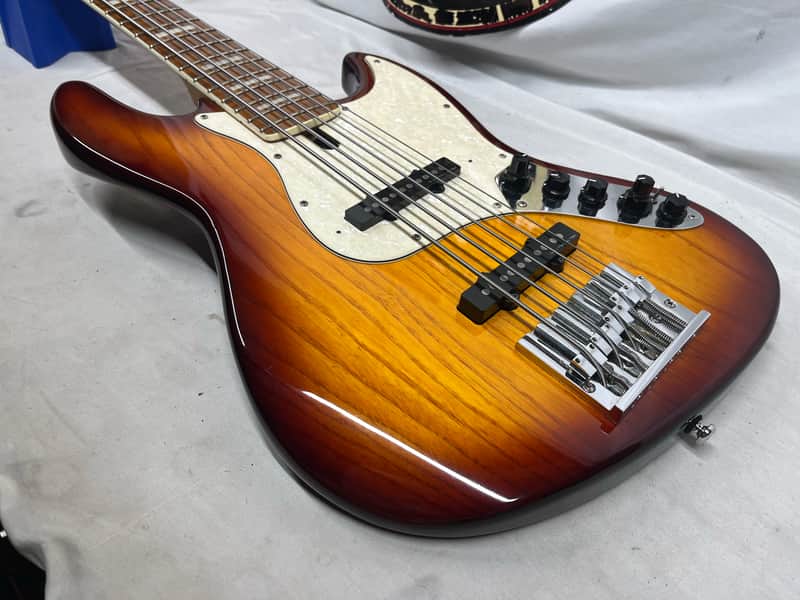 Sire Marcus Miller V8 5-String Electric Bass - Image 19