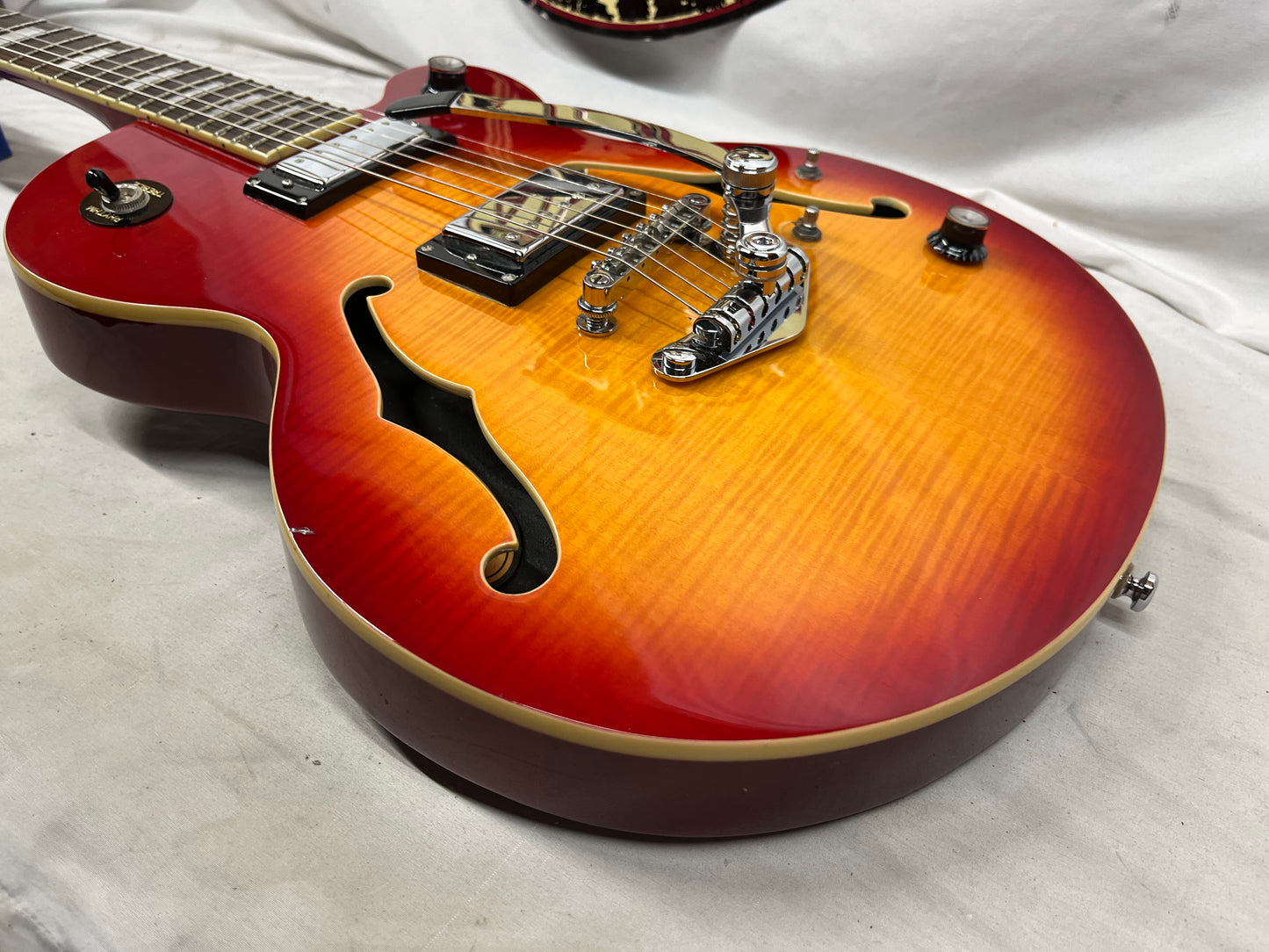 Epiphone Alleykat Singlecut Semi-Hollow Body Electric Guitar