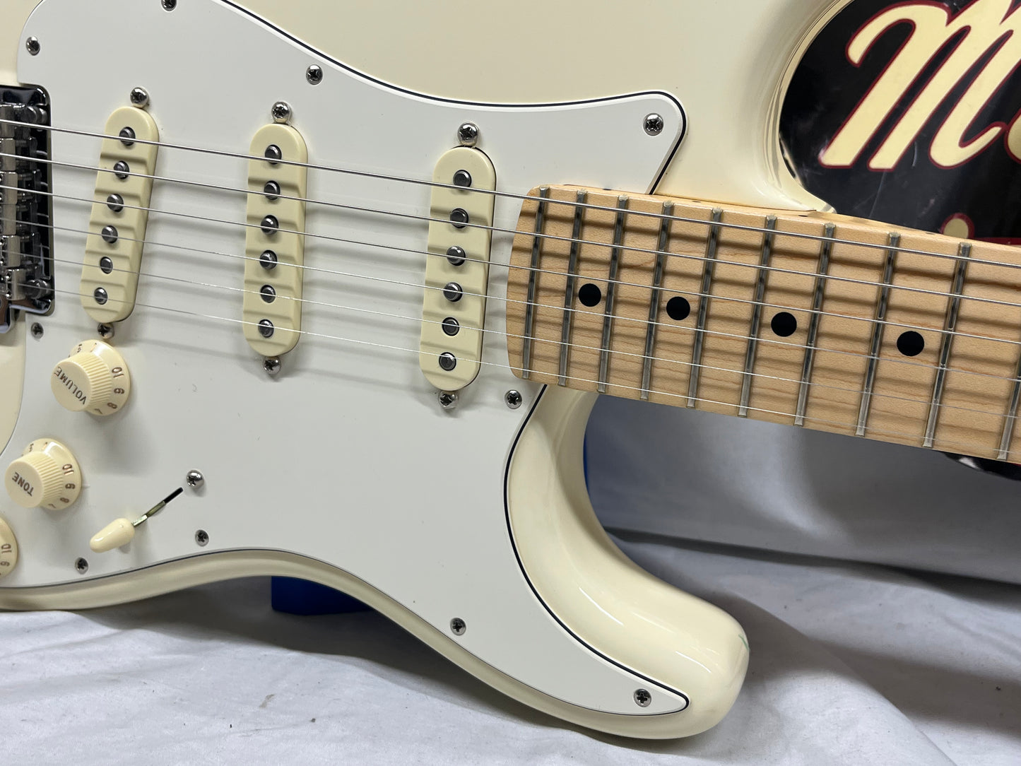 Fender American Professional Stratocaster Strat Electric Guitar with Case - Olympic White
