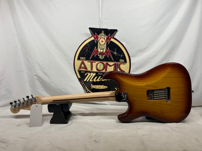 Fender American Deluxe Stratocaster with Maple Fretboard 2004 - 2010 - 3-Color Sunburst