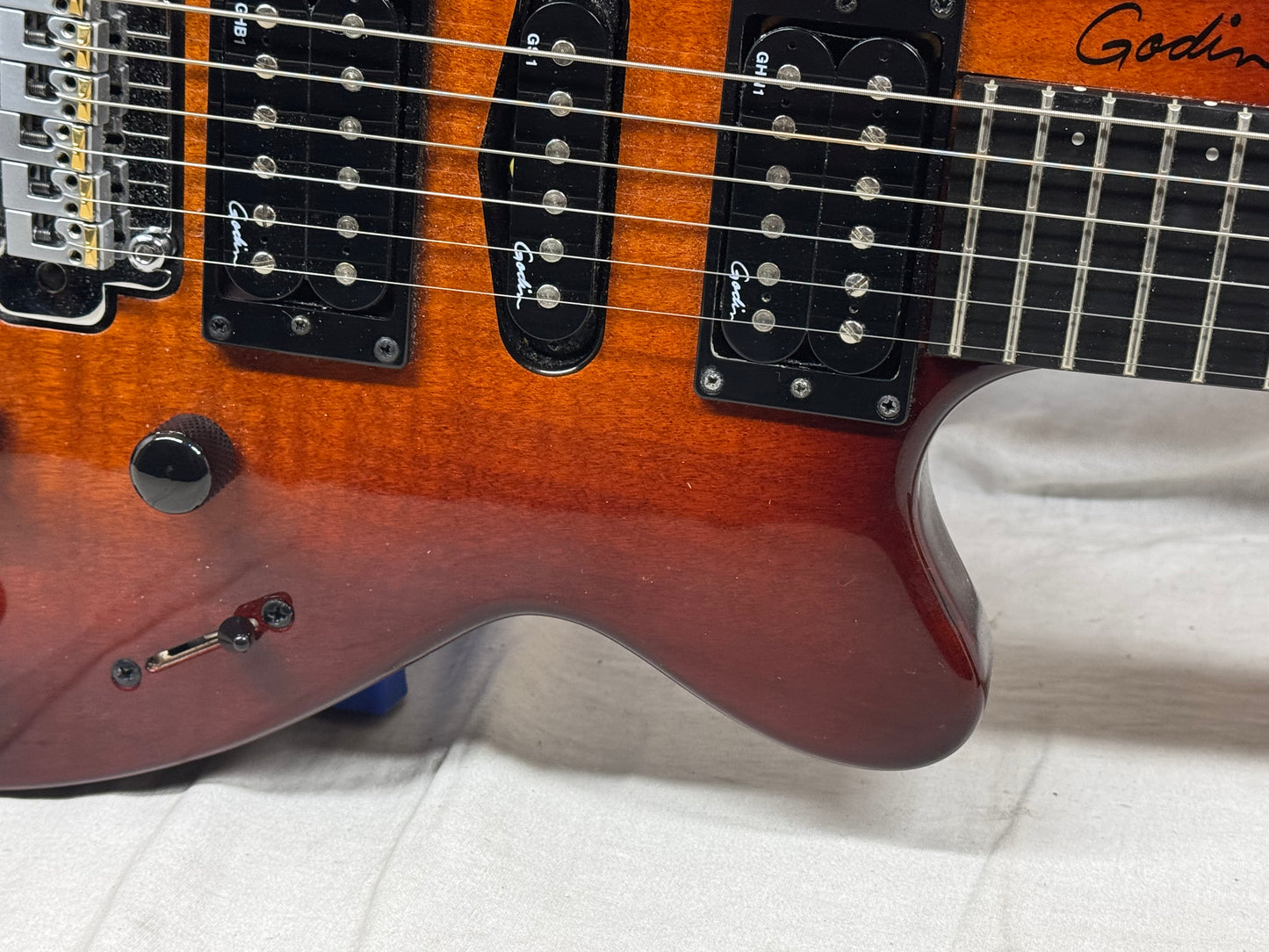 Godin xtSA Guitar with Case 2018 - Light Burst