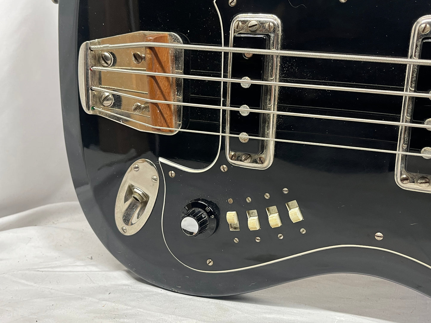 Hagstrom H-II-B Doublecut 4-String Electric Bass 1967 with Hard Case