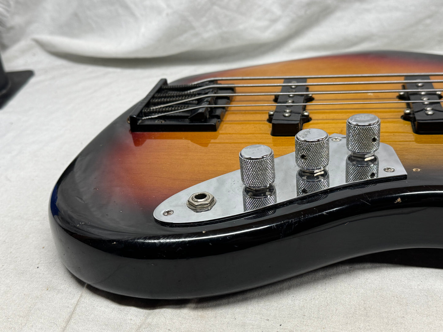 Fender Jaco Pastorius Jazz Bass Fretless 4-string J-Bass with Case 2005 - 3-Color Sunburst / Pau Ferro fingerboard