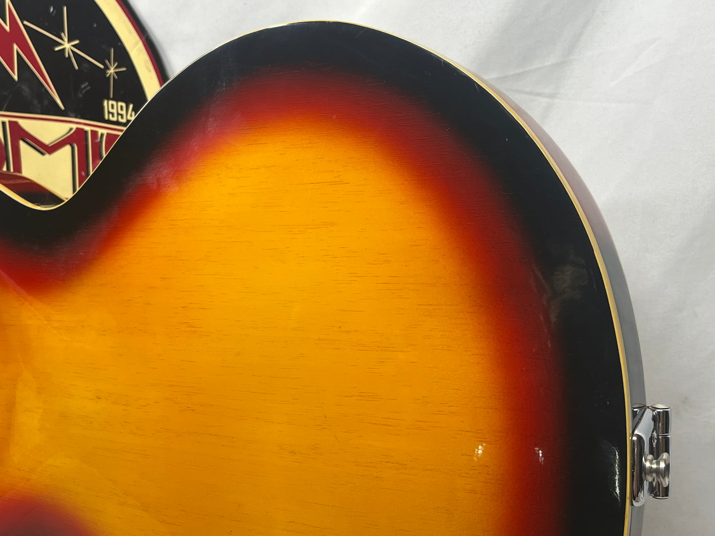 Vox Super Lynx Deluxe Hollow Body Electric Guitar with Hard Case - Sunburst