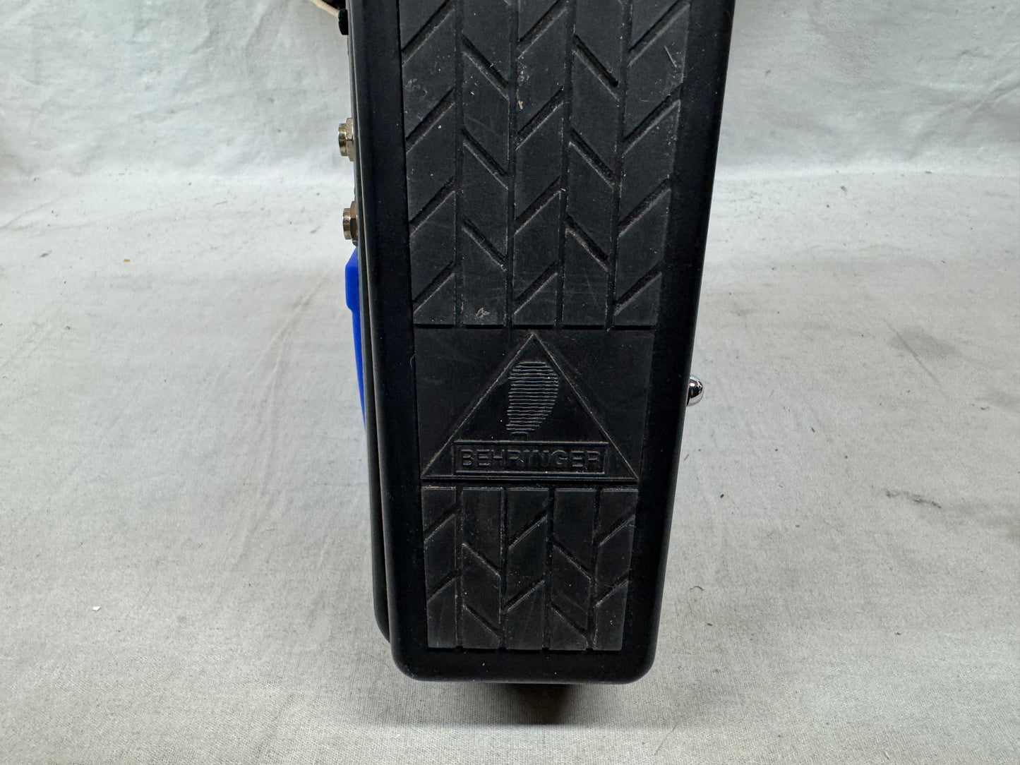 Behringer HB01 hb 01 Hell Babe hellbabe Wah Pedal