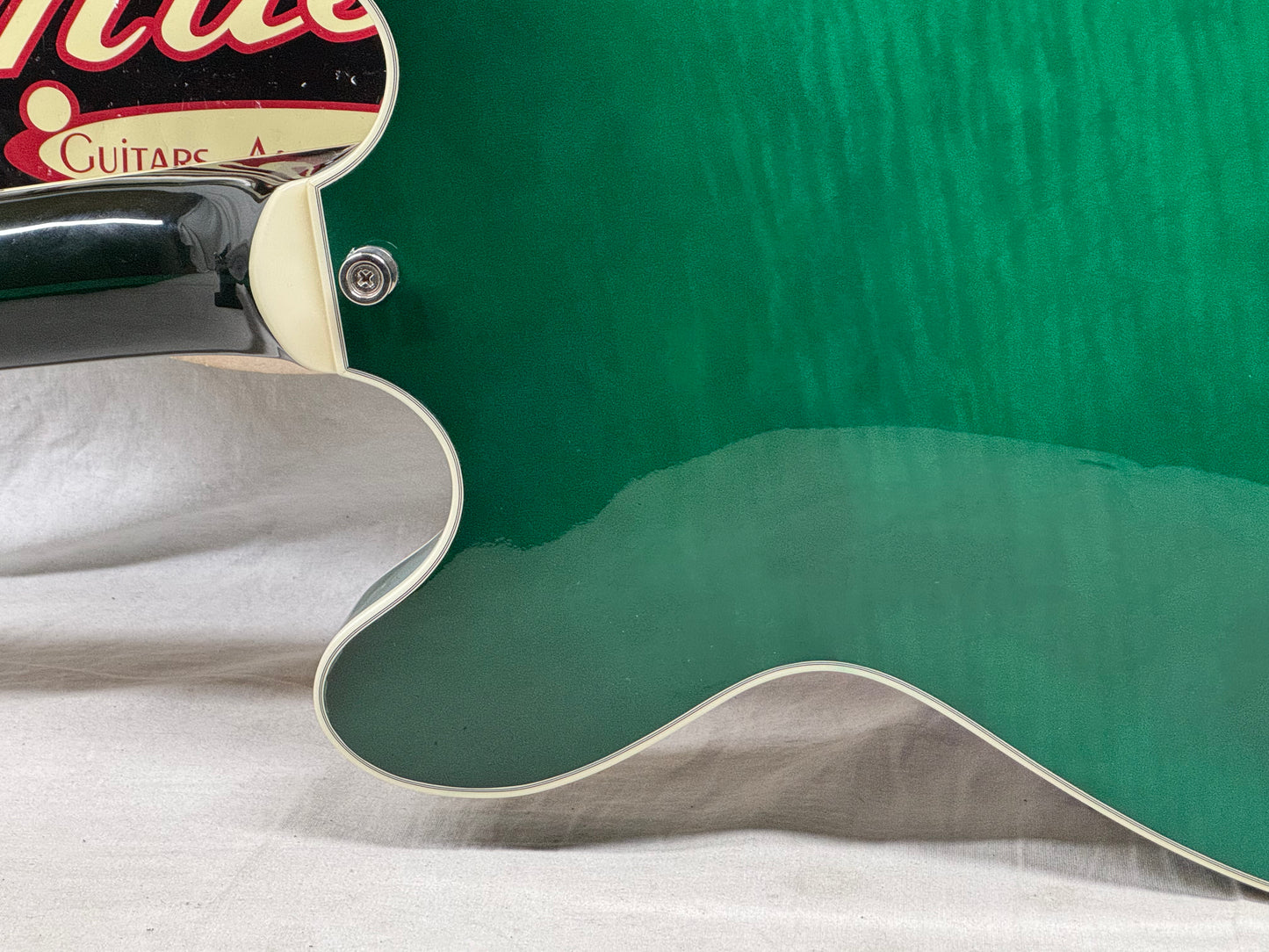 Guild SF-5 sf5 Starfire V Semi-Hollowbody Guitar with Case 2000