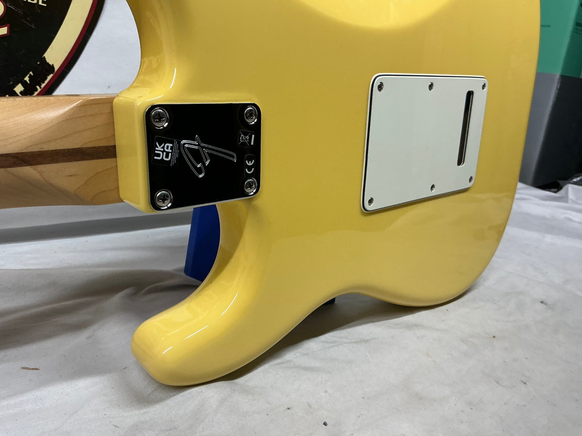 Fender Player Stratocaster 2022 - Butter Cream - Maple Fingerboard