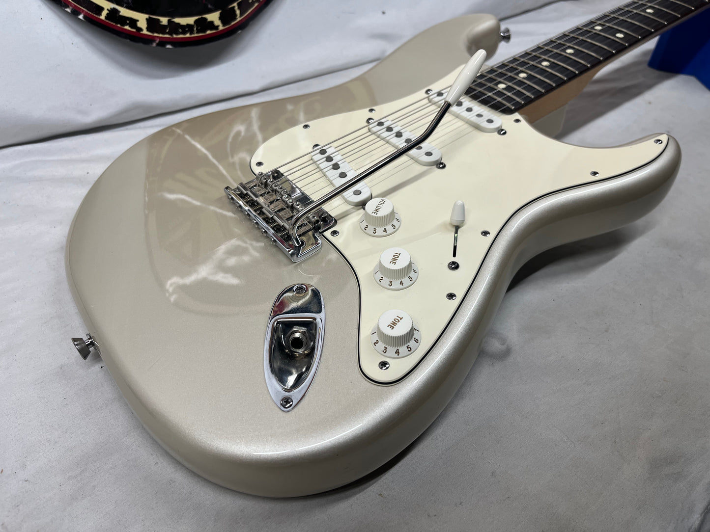 Fender American Standard Stratocaster Strat Electric Guitar - Blizzard Pearl